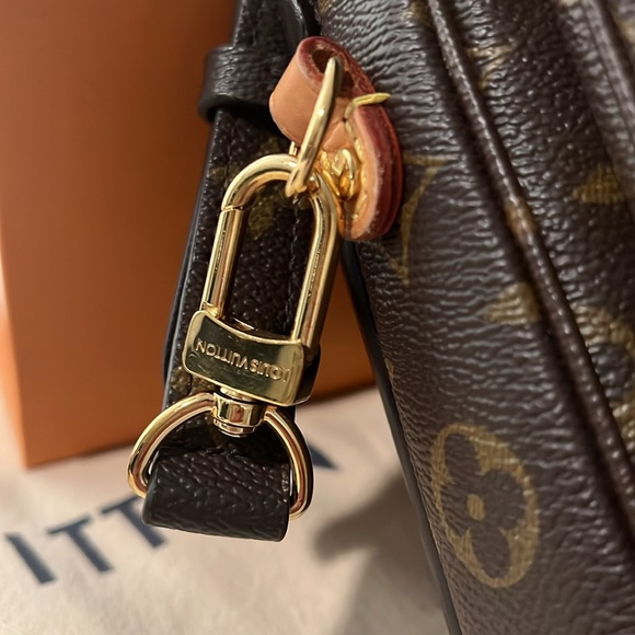 Louis Vuitton Pochette Métis - Picture 3 of 10